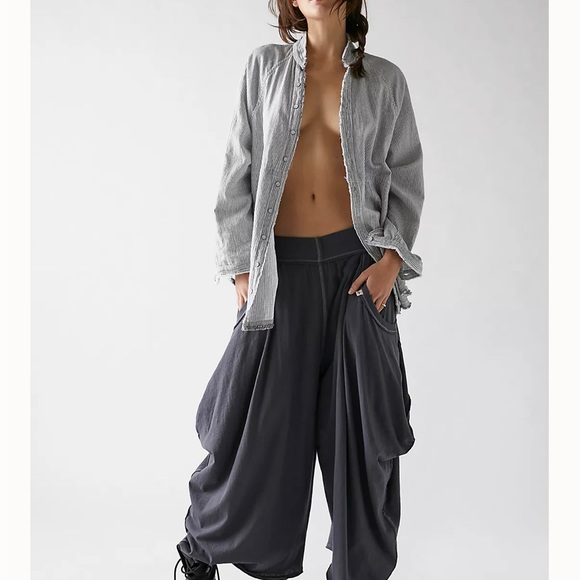 Free People Summer Slumber Pants in Asphalt - Picture 2 of 5